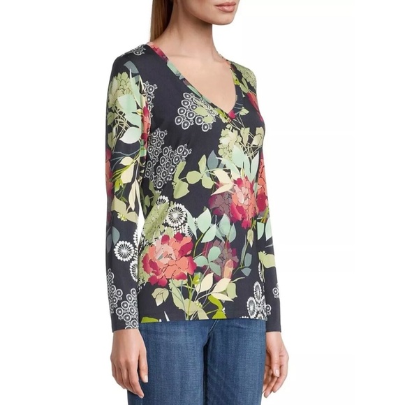 Johnny Was Floral stretchy top NEW - Picture 5 of 10